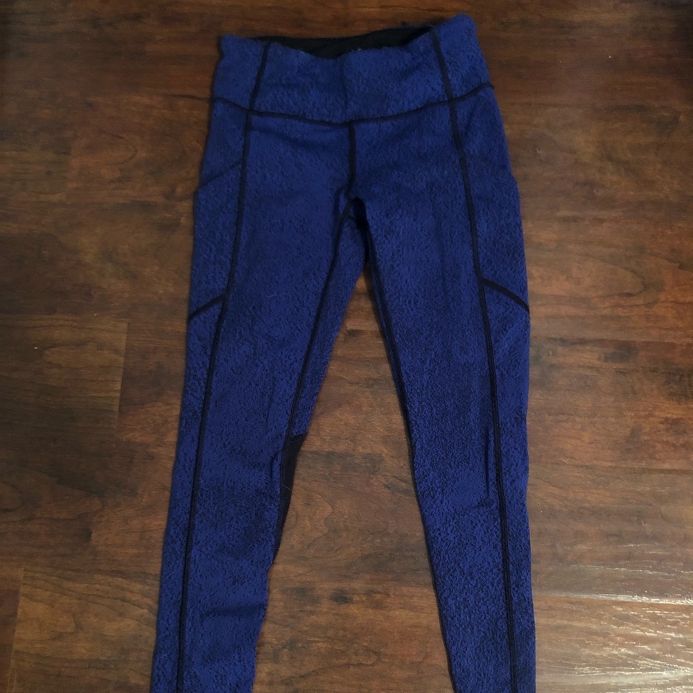 LULU LEMON LEGGINGS! size 4!
